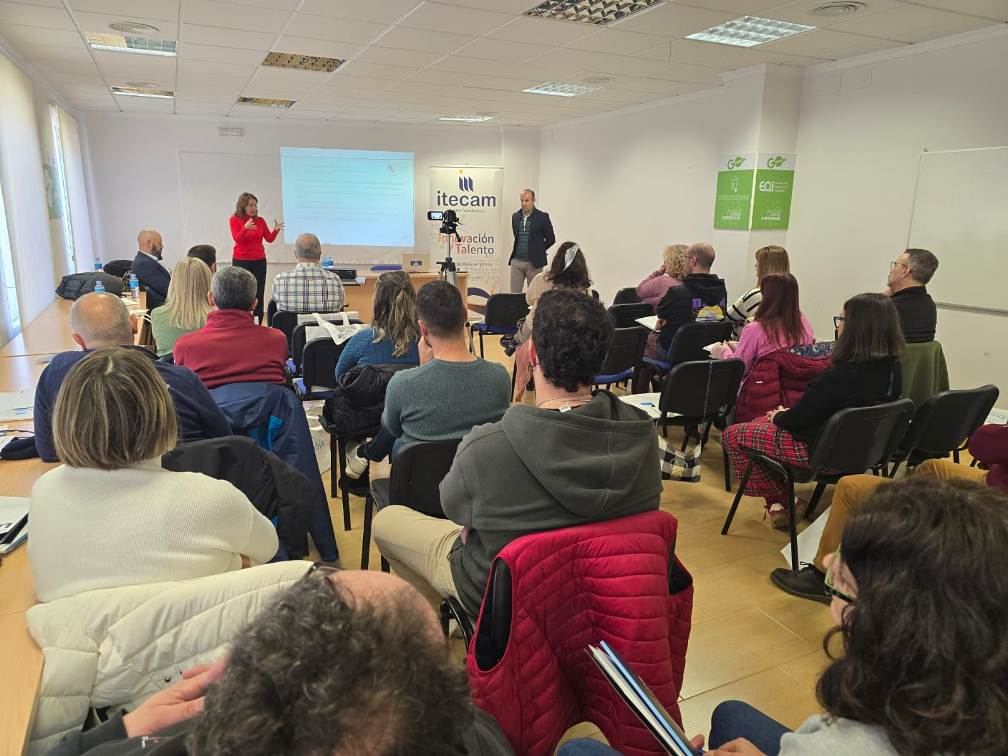 La OAP Cuenca de itecam acerca a las pymes, autónomos y emprendedores de San Clemente las claves de la facturación electrónica