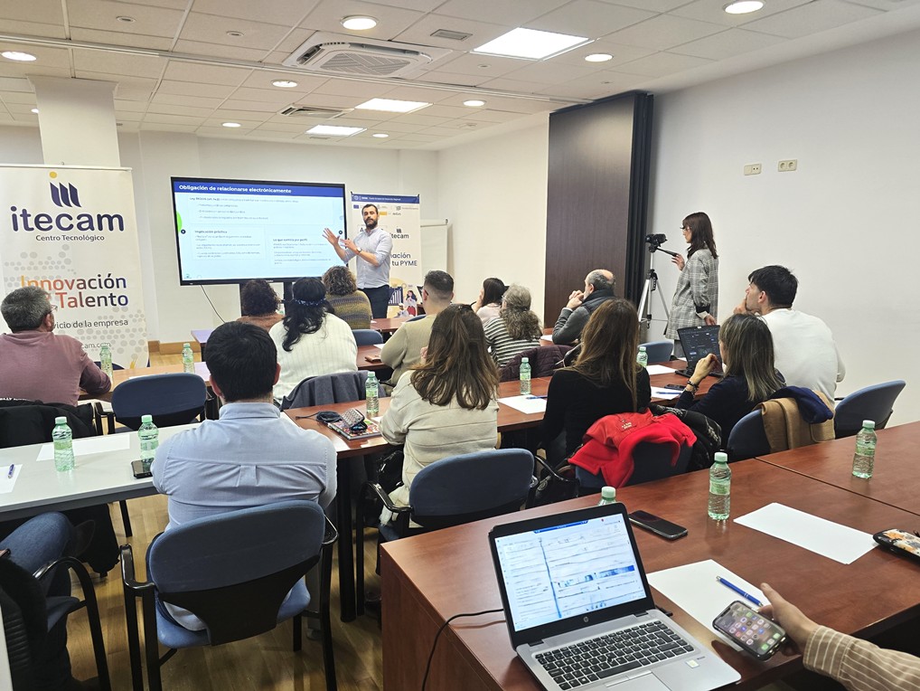 La OAP Cuenca celebra una jornada en CEOE sobre cómo realizar trámites online con la Administración